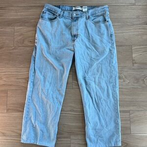 Levi’s 550 light wash jeans
